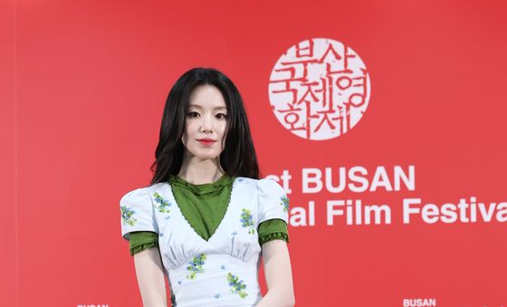 슈화, 첫 주연작으로 BIFF 나들이
