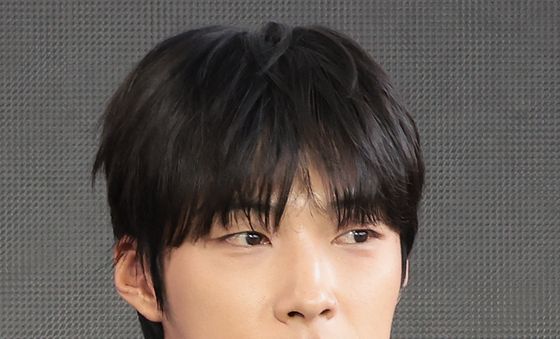 우도환, 부산영화제 첫 나들이