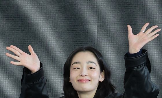 '낮과 밤은 서로에게' 김민하