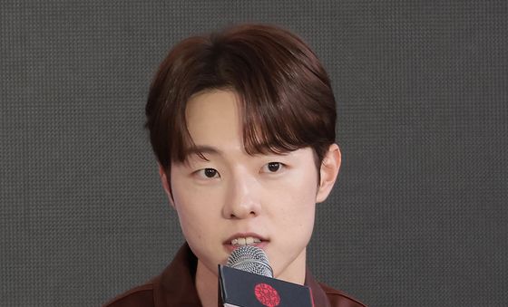 '낮과 밤은 서로에게' 김동휘