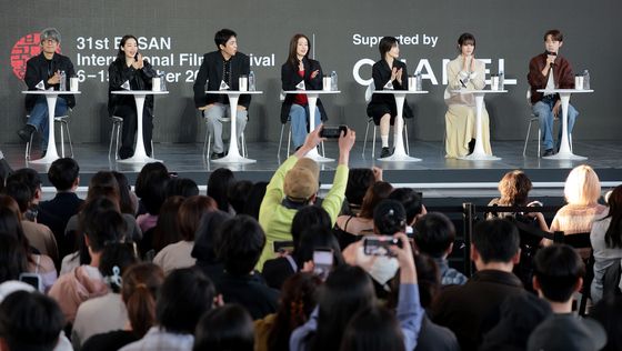 '낮과 밤은 서로에게' 관객과 함께