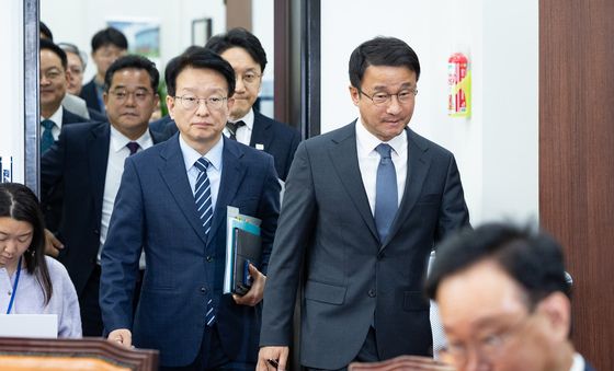 국정감사 대책회의 참석하는 민주당 원내지도부