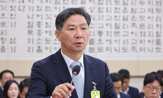 [국감] 업무보고하는 김영진 법률구조공단 이사장