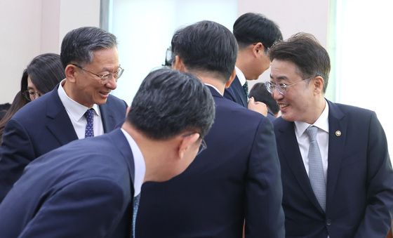 [국감] 대화하는 정성호·이진수