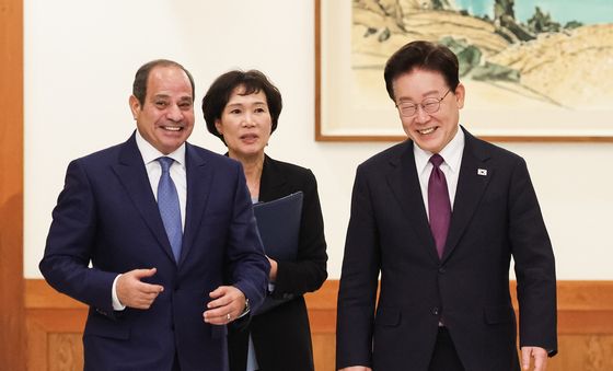 공동언론발표 입장하는 한·이집트 정상