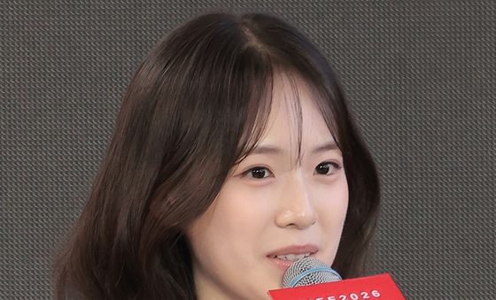 인사말 하는 박서경