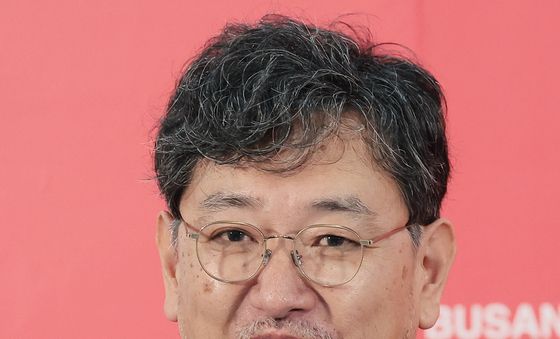 '아름다운 초저녁달' 타케무라 켄타로 감독