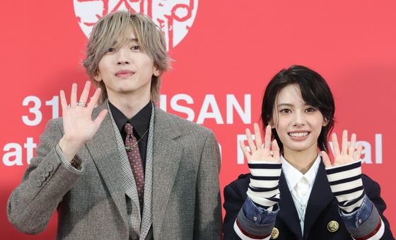 미치에다 슌스케·안자이 세이라, 밝은 인사