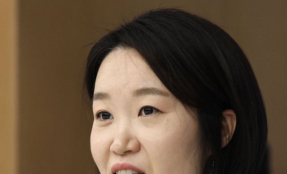 발언하는 이소영 장관