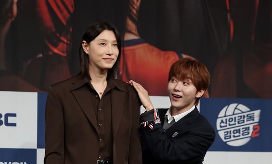 김연경·세븐틴 부승관, 원더독스의 감독과 홍보팀장