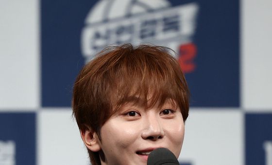인사말 하는 세븐틴 부승관
