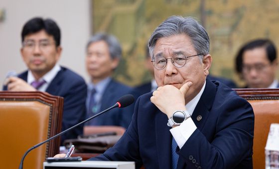 [국감] 질의 듣는 허민 국가유산청장