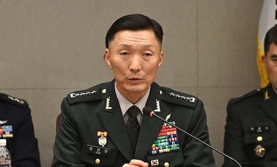 [국감] 질의에 답하는 김성민 한미연합 부사령관