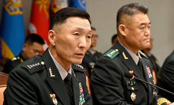 [국감] 질의에 답하는 김성민 한미연합 부사령관