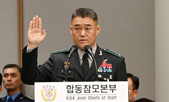 [국감] 한기성 전 육군 제1군단장, 국정감사 선서