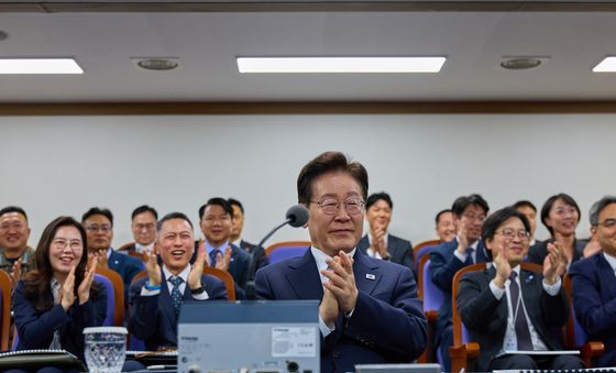 이재명 대통령, '극초음속 활공비행체' 발사 성공 참관