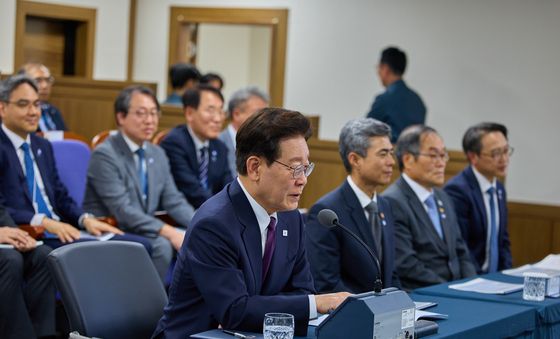 이재명 대통령, 극초음속 활공비행체 최초 시험발사 참관