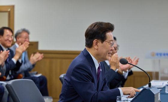 격려하는 이재명 대통령