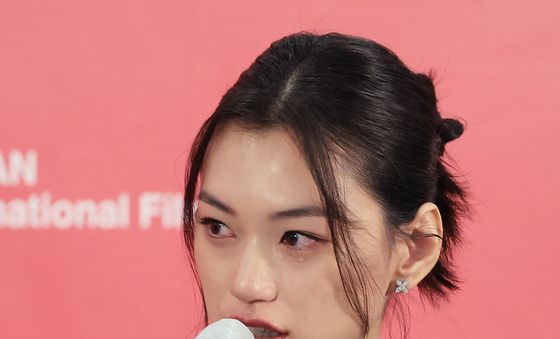 눈물 흘리는 김도연