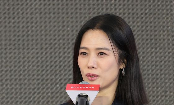 관객과 소통하는 김현주