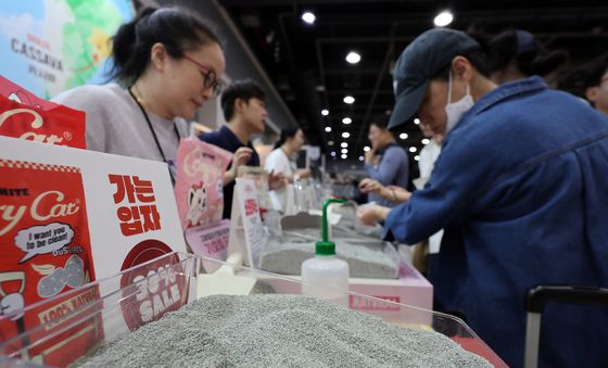 '고양이에게 맞는 모래는?'