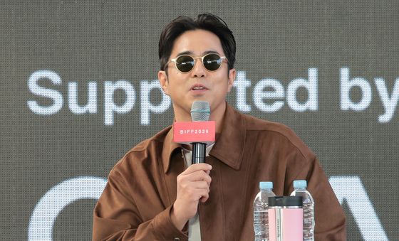 인사말 하는 전석호