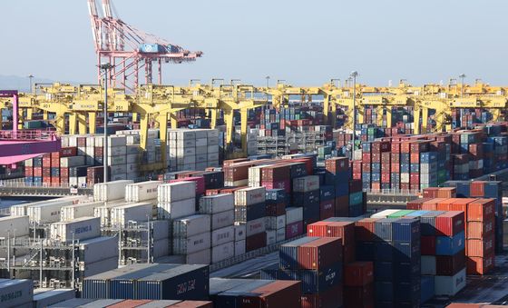 1월 수출 30% 넘게 증가…반도체 2배 '껑충'
