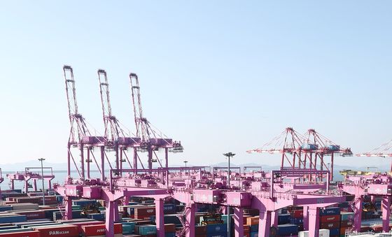 반도체 호조에 1월 수출액 역대 최고치