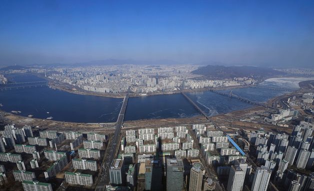 李대통령 "부동산 정상화, 5000피보다 쉬워…이번이 마지막 기회될 것"