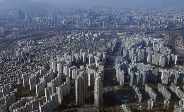 李대통령 "부동산 정상화, 5000피보다 쉬워…이번이 마지막 기회될 것"