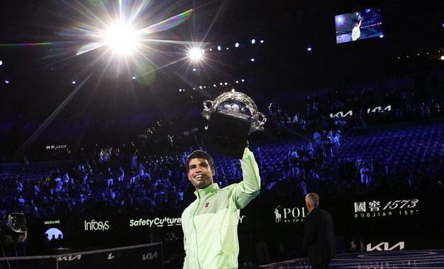 알카라스, 호주오픈 우승 '최연소 그랜드 슬램'