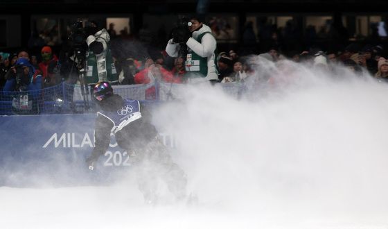 눈발 가르는 유승은