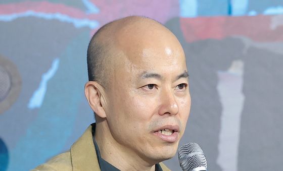 '레이디 두아' 연출한 김진민 감독