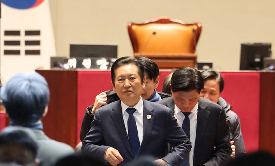 의원총회 마친 정청래 대표