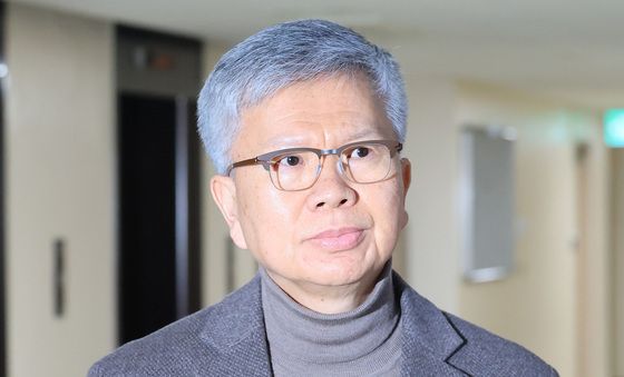 보건의료정책심의위원회의 참석하는 김택우 대한의사협회장