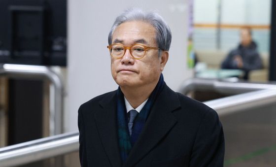 정진석 전 비서실장 '법정으로'