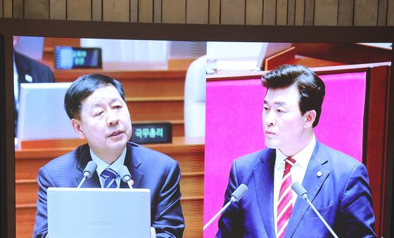 답변하는 구윤철 부총리