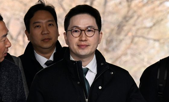 이원모 전 대통령실 공직기강비서관, 법정으로