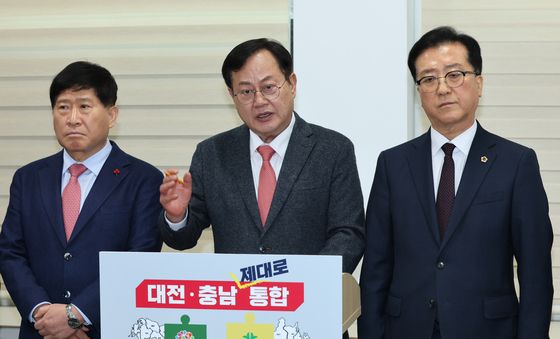 기자회견하는 이은권 대전시당위원장