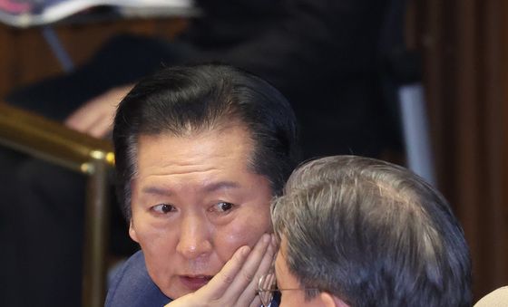 대화 나누는 정청래 대표