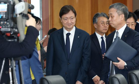 증권사 CEO 간담회 참석하는 이찬진 금감원장