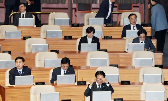 대정부질문 자리한 국무위원들