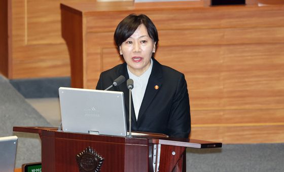 답변하는 송미령 장관