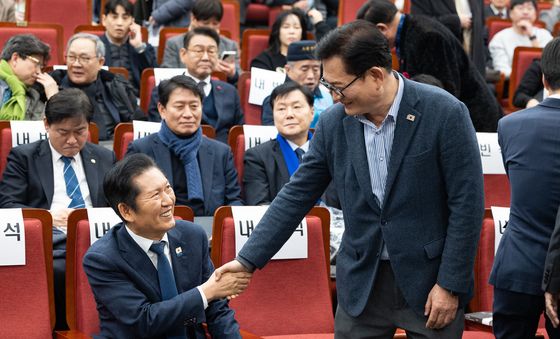 인사 나누는 정청래·송영길