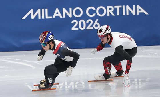치고 나가는 황대헌