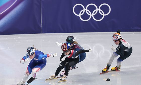 김길리, 치열한 포지션 싸움