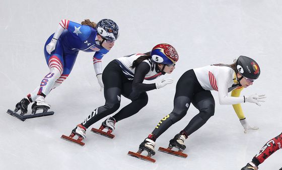 레이스 펼치는 최민정