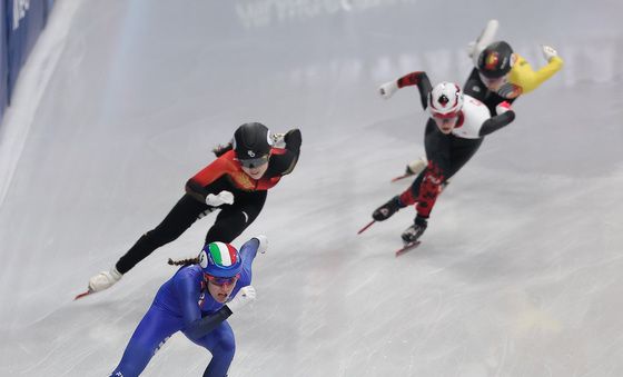혼성 계주 금메달을 향해 질주하는 이탈리아