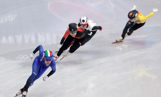개최국 이탈리아, 혼성 계주 금메달을 향해 질주