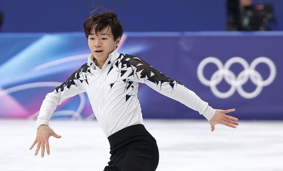 연기 펼치는 카기야마 유마